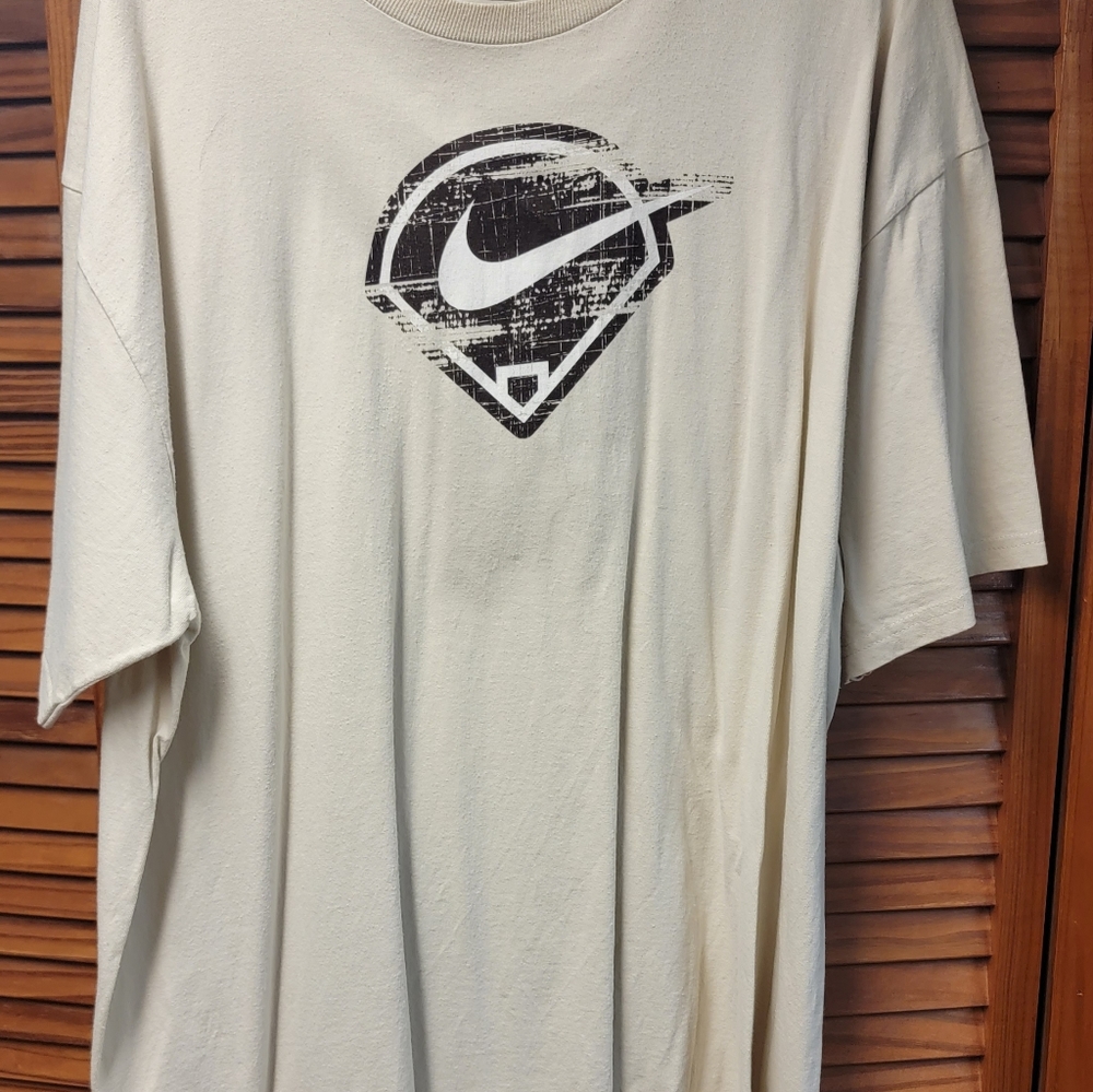 Nike short sleeve t-shirt